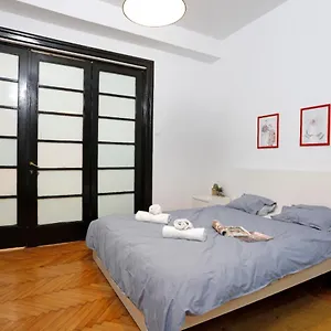 Lovely With 2 Bedrooms Bucureşti